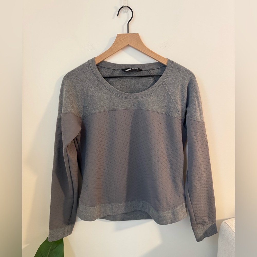 🪨 The North Face Pullover Sweater